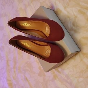 Journee Collection red heel